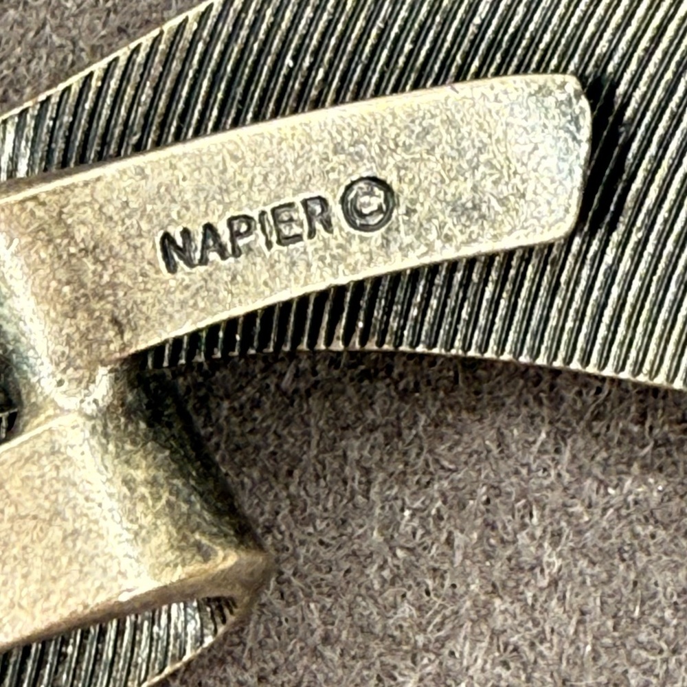Vintage Napier Silver Tone Bow Brooch | Retro Modernist Geometric Statement Pin - Picture 6 of 9